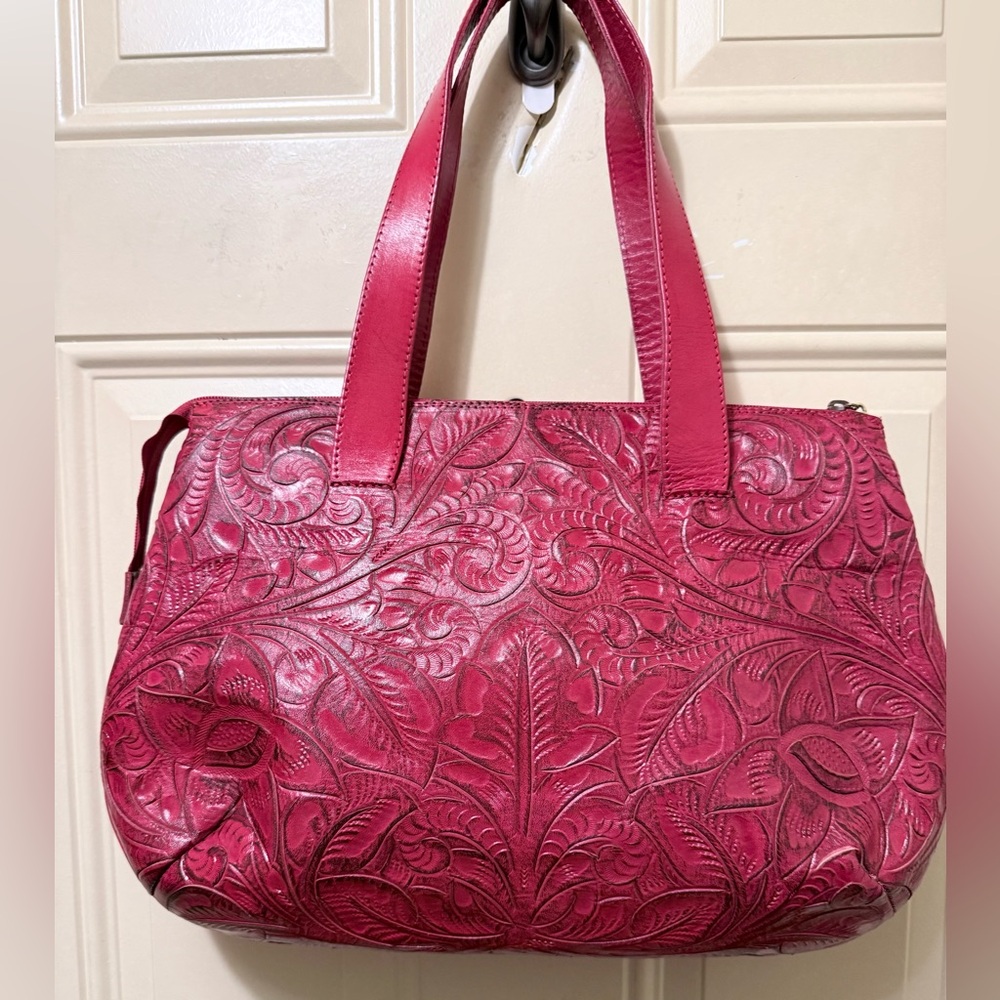 Alexis David Red Tooled Leather Shoulder Bag in Red the Sophia Dote Collective - Picture 5 of 7